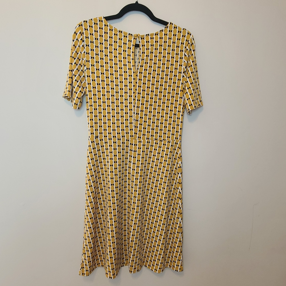 Ann Taylor Factory Faux Wrap Dress | Mustard Yellow Geo Print | Size 6 - Picture 7 of 10